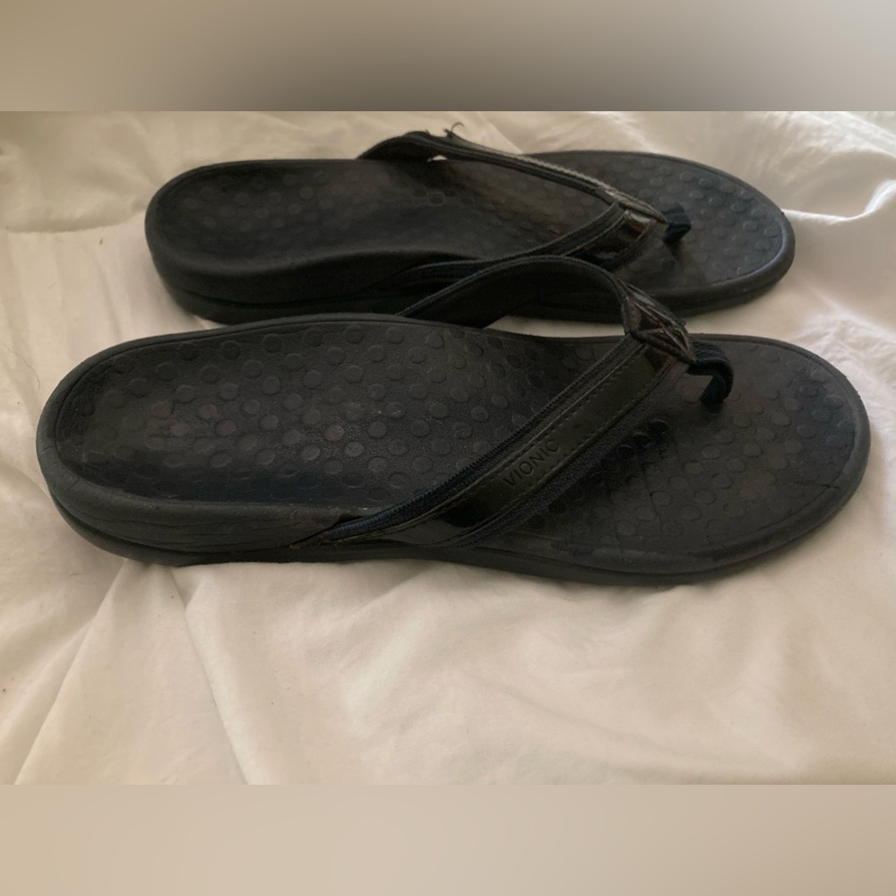 Vionic Flip Flops Size 7 navy